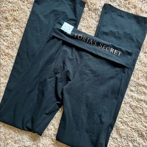 BNWT Victoria’s Secret Mid-Rise Leggings - Size S (Long)